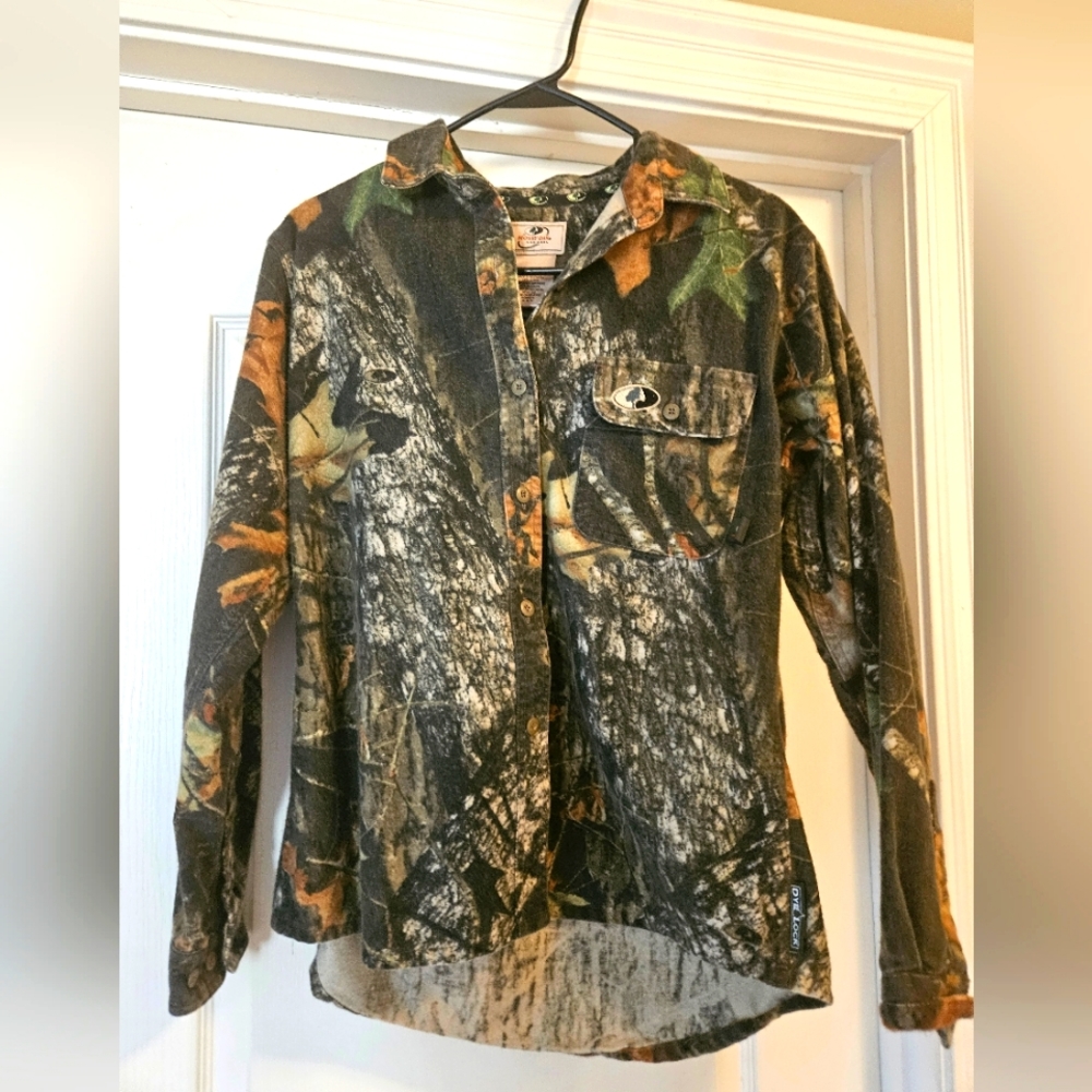 Ladies Mossy Oak Shirt